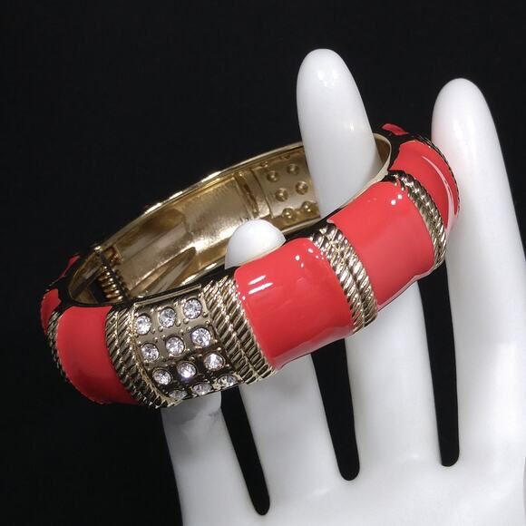 Red Enamel Gold Tone Hinged Bracelet, Clear Rhinestones, 1980s Vintage Jewelry - Picture 2 of 10